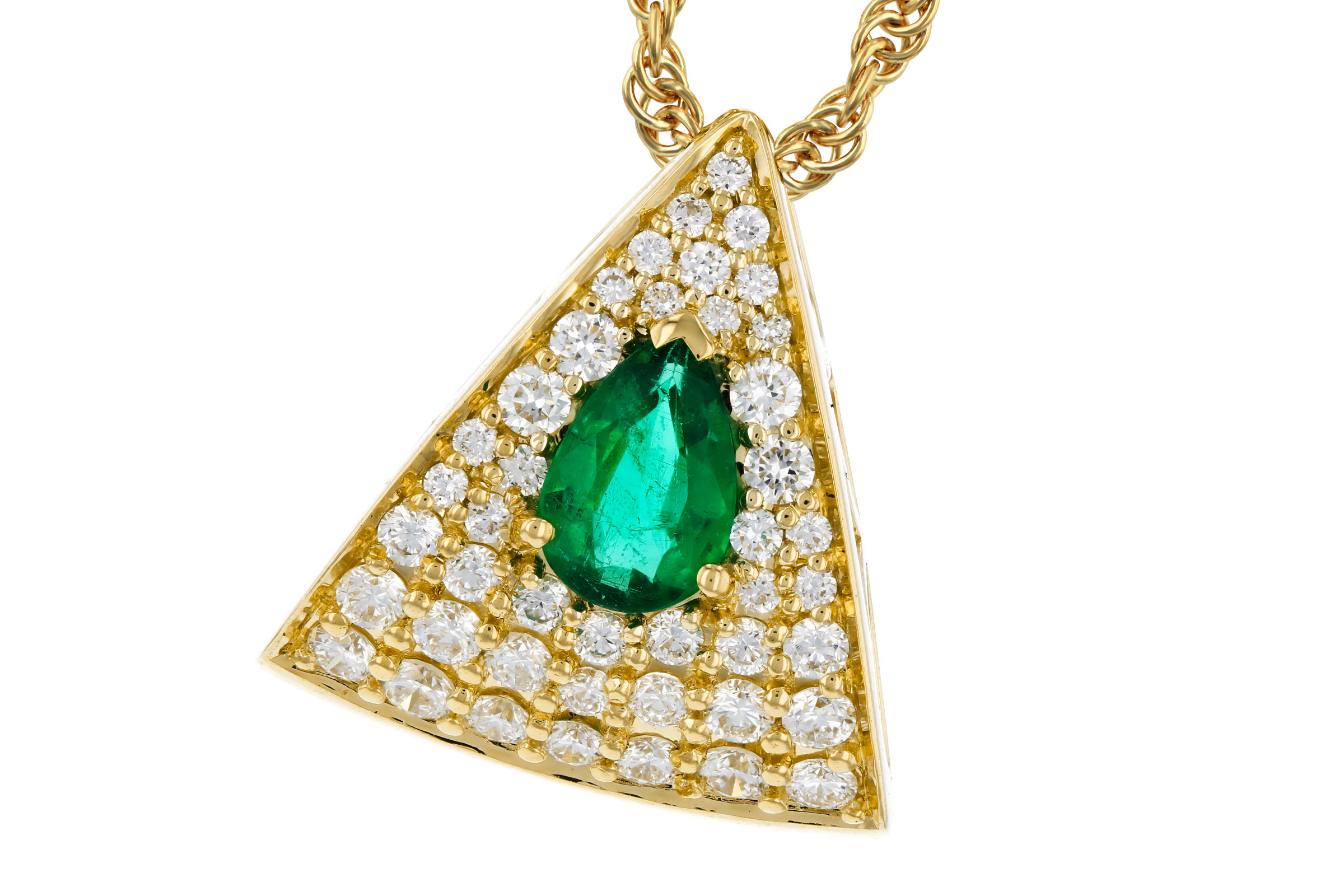 D285-02064: NECKLACE .26 EMERALD .60 TGW (6x4MM EM)