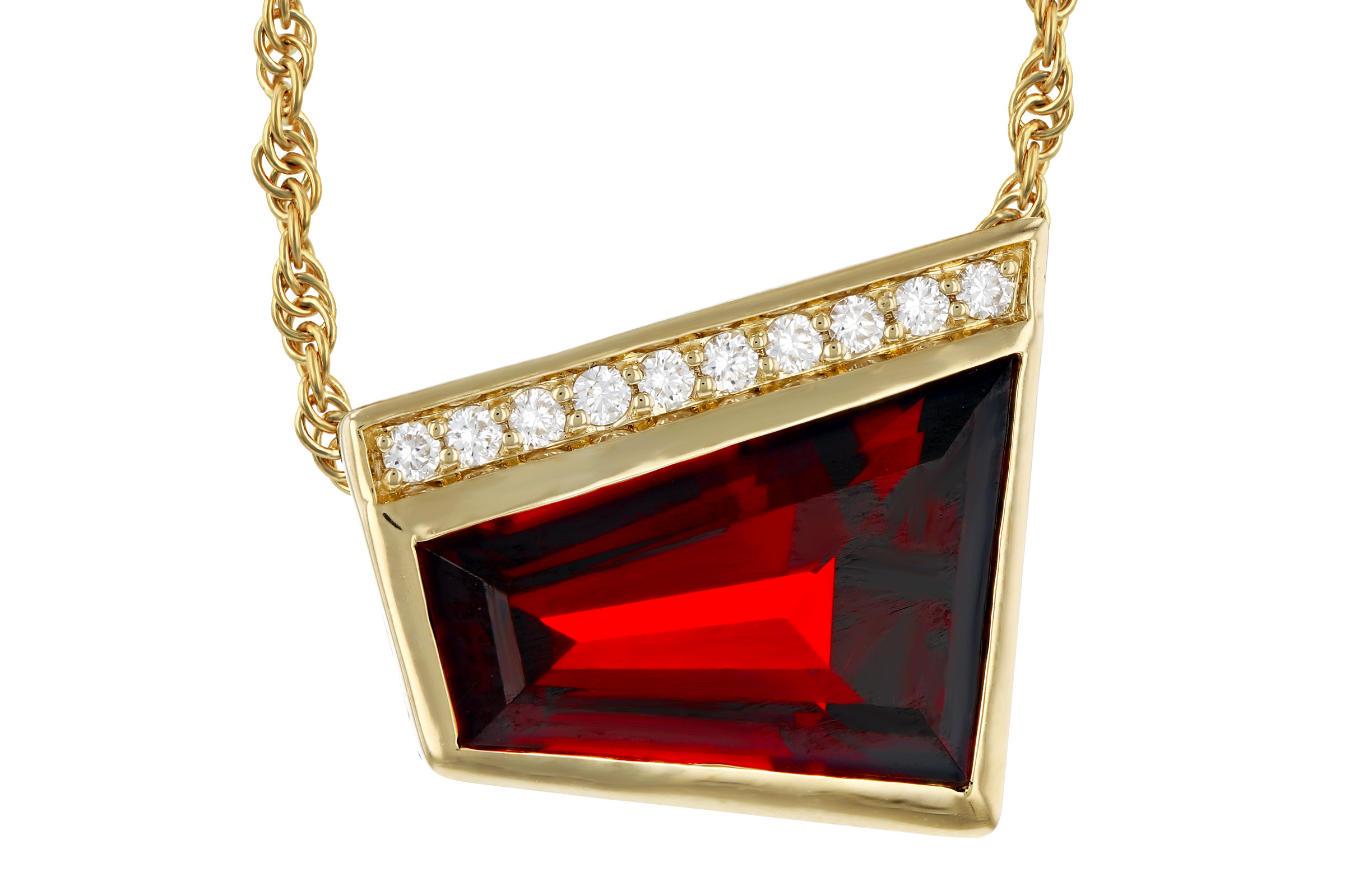 M285-02054: NECKLACE 3.92 GARNET 4.00 TGW